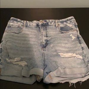 American Eagle Mom shorts